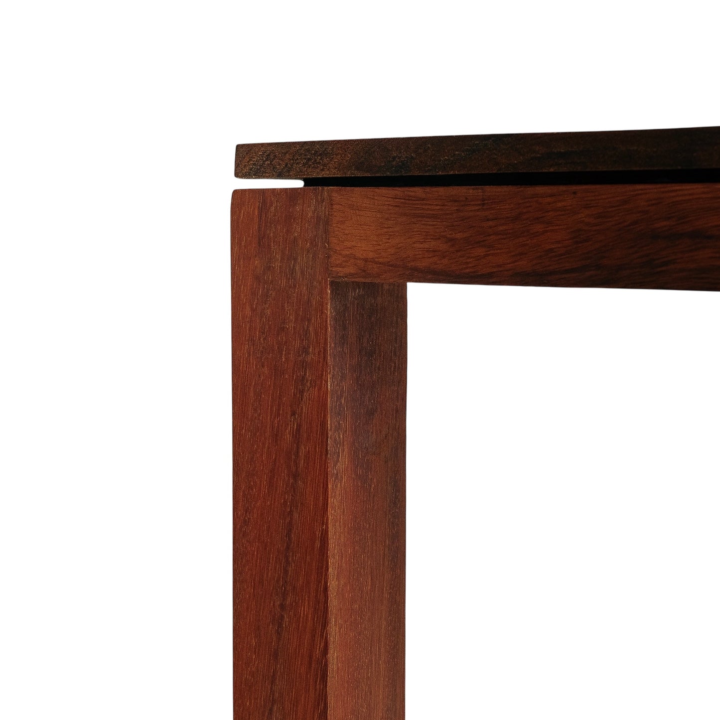 Nyota Table