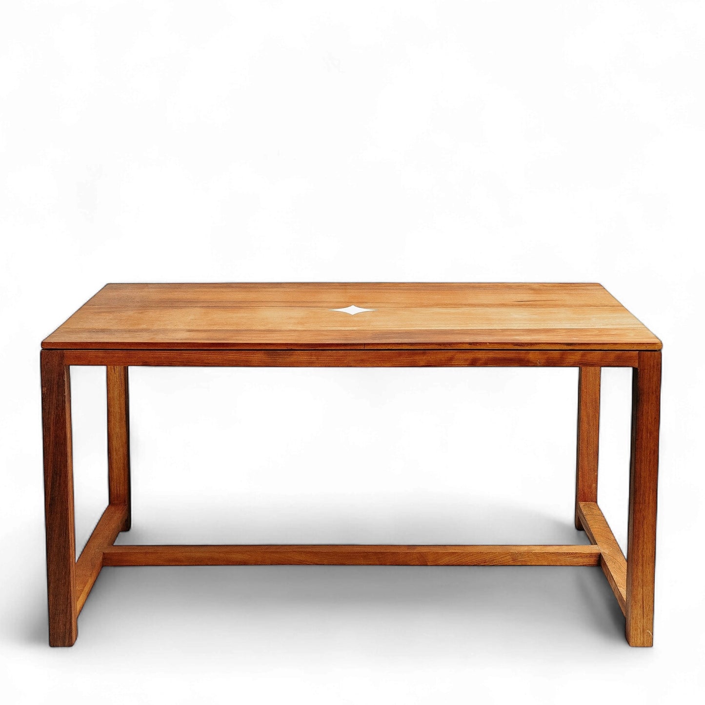 Nyota Table