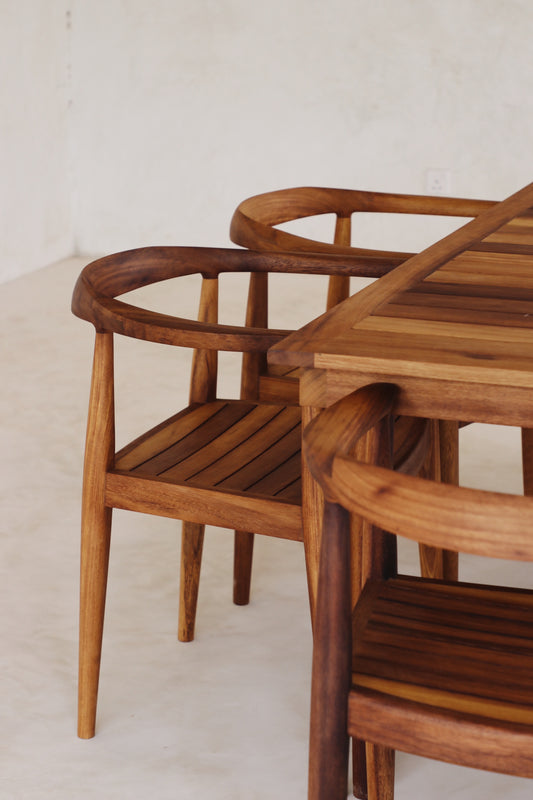 Pembe Dining Set