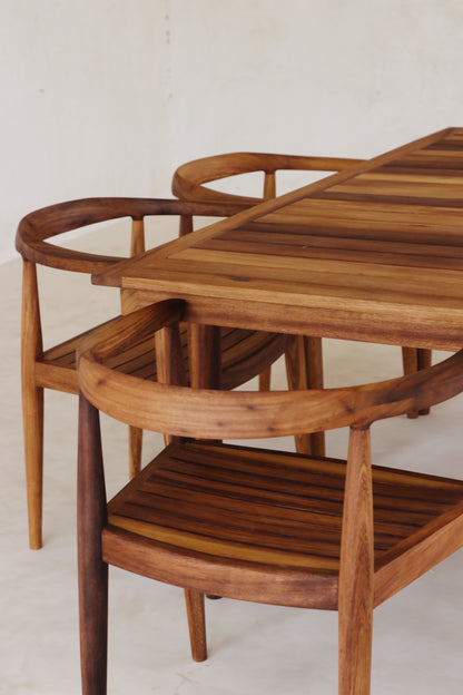 Pembe Dining Set