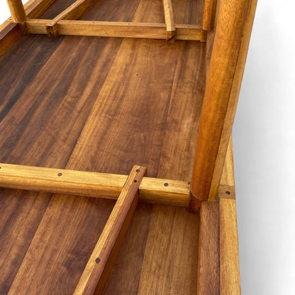 Hemali Table
