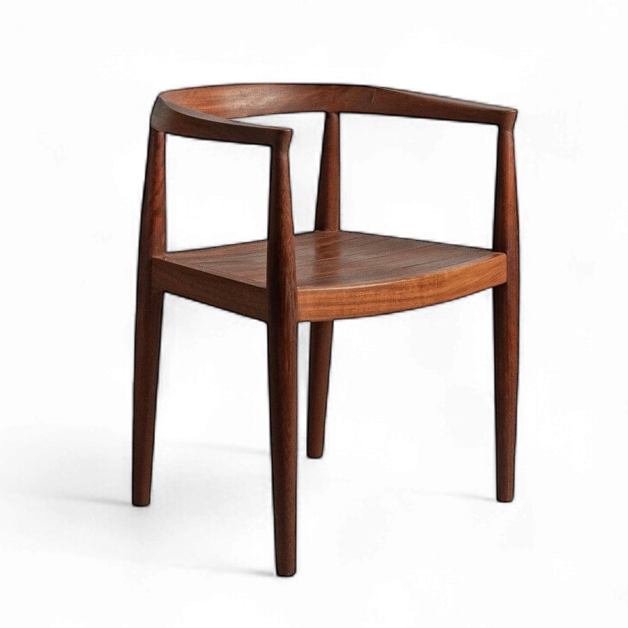 Pembe Chair