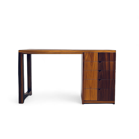 Nyota Desk